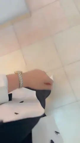 أما انا  لا أشبه هذا الجيل ولا انا منه ، عقلي كلاسيكي ، وقلبي للعتيق يميل#الثقه_بالنفس_فوق_كل_شئ😁❤ #صباح_الحب_والسعاده_لجميع #نرجسية_عنيدة🖤🦋 #معلمات_الابتدائي 