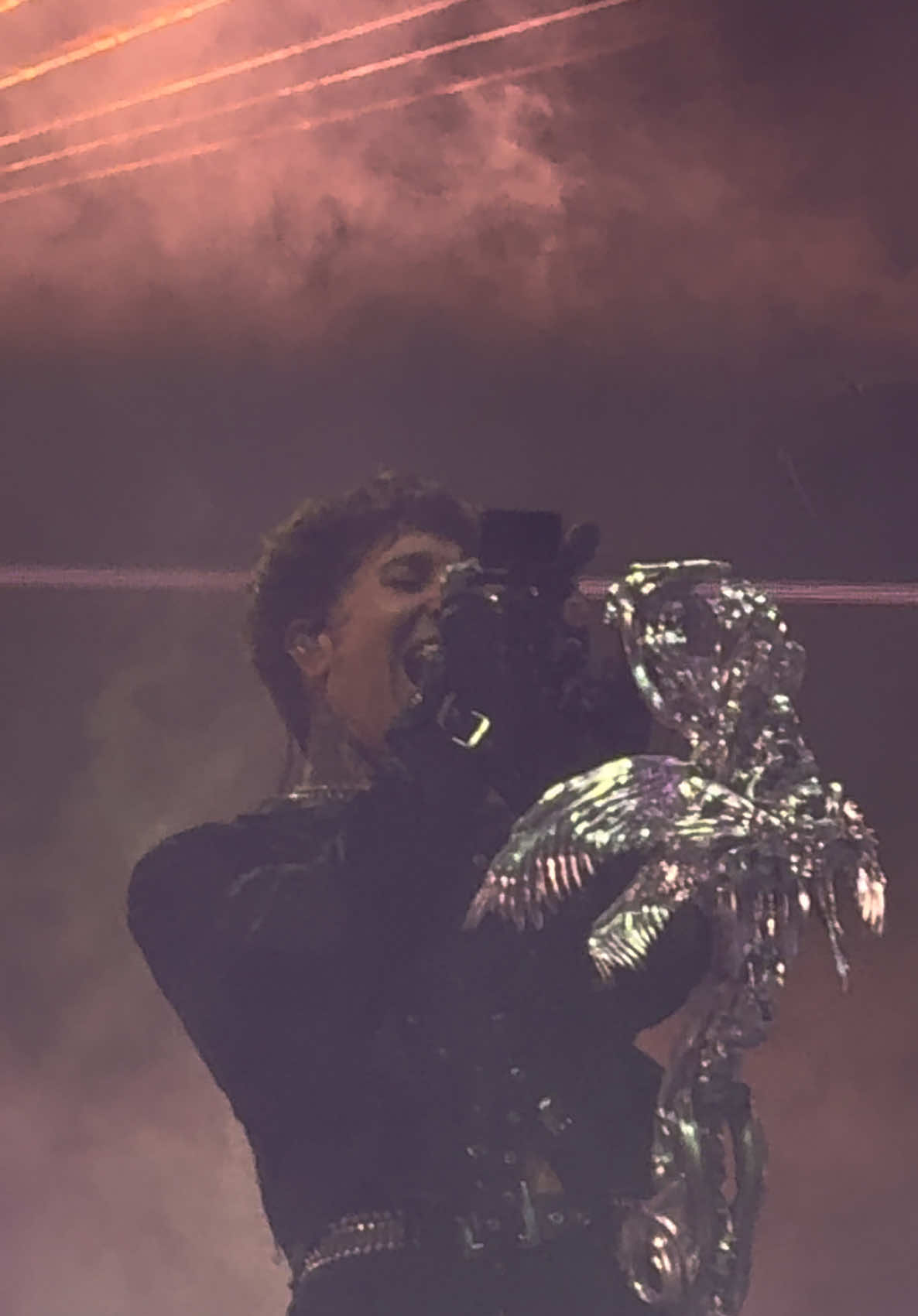 Oliver Sykes siendo Oliver Sykes 🖤 #bringmethehorizon #doomed #oliversykes #fyp #fyppppppppppppppppppppppp @BRING ME THE HORIZON 