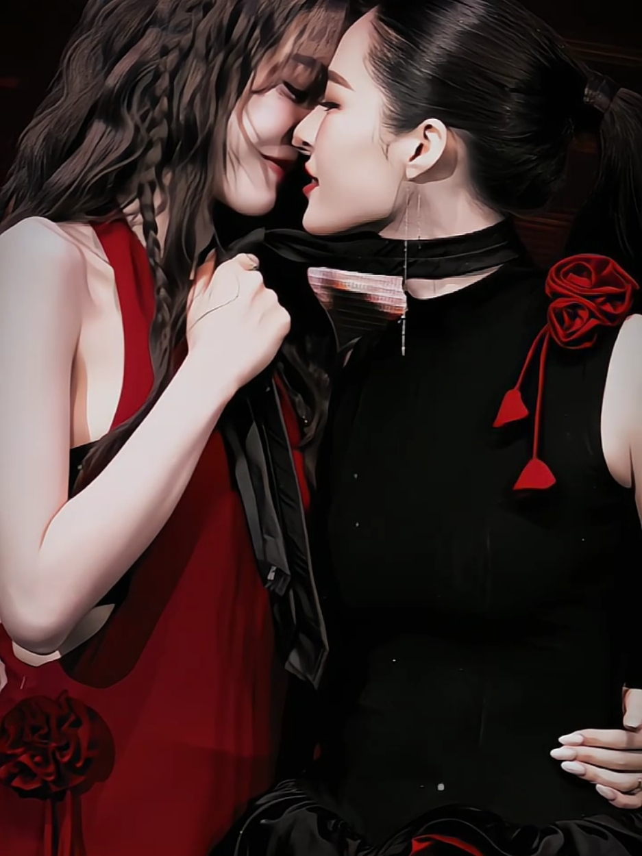 thấy hơi hơi khó thở r đó nhe bây  #linglingkwong #ormkornnaphat #lingorm #fyp 