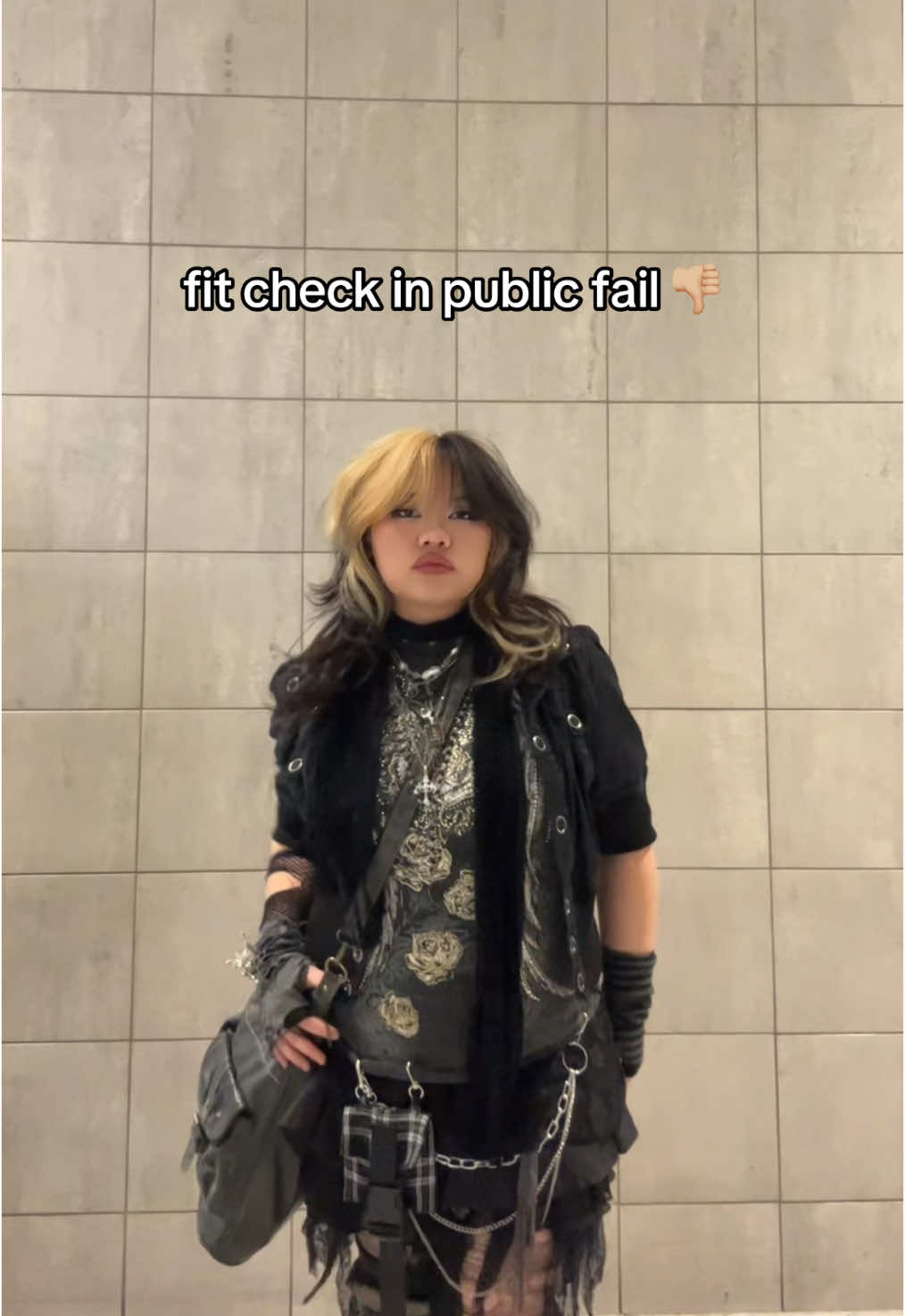 i got soo many compliments by cool people bc of this fit 😖😖🙏🏼 #fyp #foryou #outfit #OOTD #fashion #street #style #grunge #alt #mallofamerica 