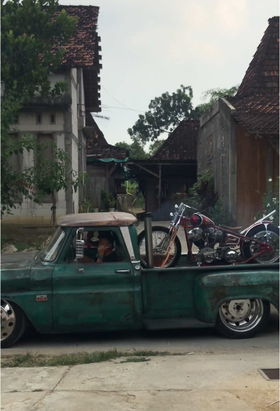 masih ingat CHAKA ? runner up american chopper bobber di #kustomfest2022 🔥     #blar #chopper #fypdongggggggggシ #fypdongggggggg #fyp #tiktok #harleydavidson #fypシ #shovelhead #shovelhead #chevrolet 