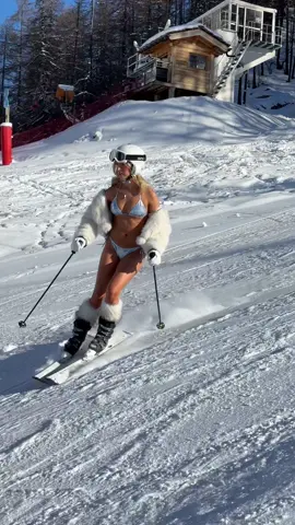 safety first with the helmet tho🫡  kini by @kikakinis swimwear #skiing #skitrip #skioutfit #palsinval