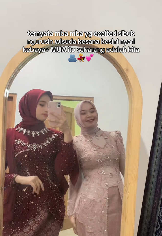 awal nyusun BAB 1 udh mikir MUA+kebaya, akhirnya wisuda beneran hahaha 🫂🤏🏻 #fyp #xybca #relatable #graduation 