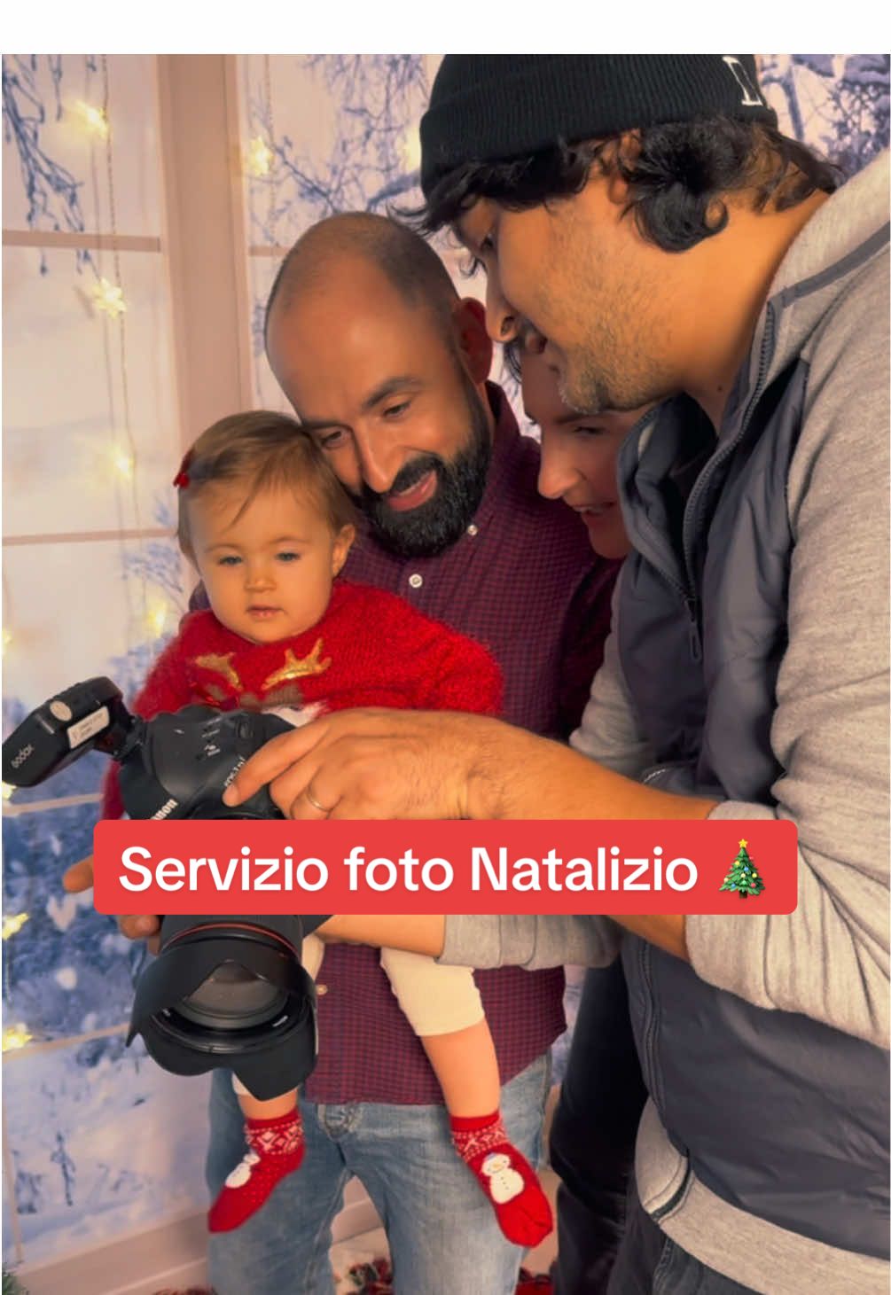 Ultima settimana di shooting natalizi prima dell’inizio delle feste! 🎄☃️ Volete farvi un regalo unico da vivere insieme alle persone amate? Scriveteci, abbiamo ancora pochissimi posti prima di Natale ✨ #storymakerstudio  #sessioninatalizie #fotodinatale #studiofotografico #torino  #fotografotorino  #famiglia #natale  #ricordiindelebili❤️ 