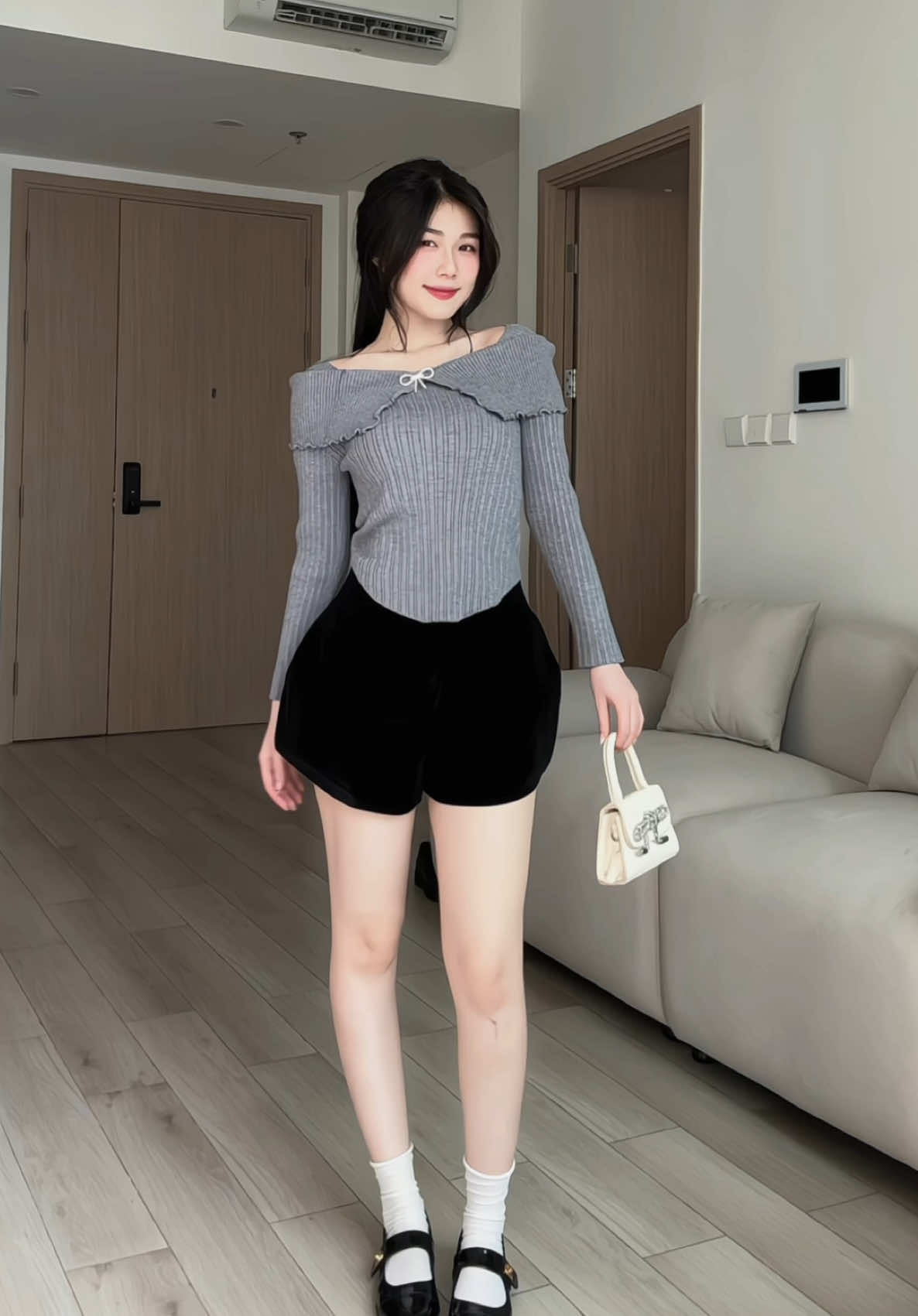 Lên đồ diện Tết tone xám ghi 🩶🧧 @Chicobasic.jpgg #outfit #fyp #viral #xuhuong #phoidoxinh #goclamdep 