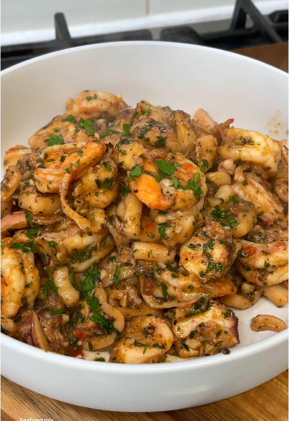 Seafood mix in butter garlic and lemon sauce #seafood #seafoodlover #seafoodasmr #EasyRecipe #cooking #tiktokfood #DinnerIdeas #confortfood #asmr 