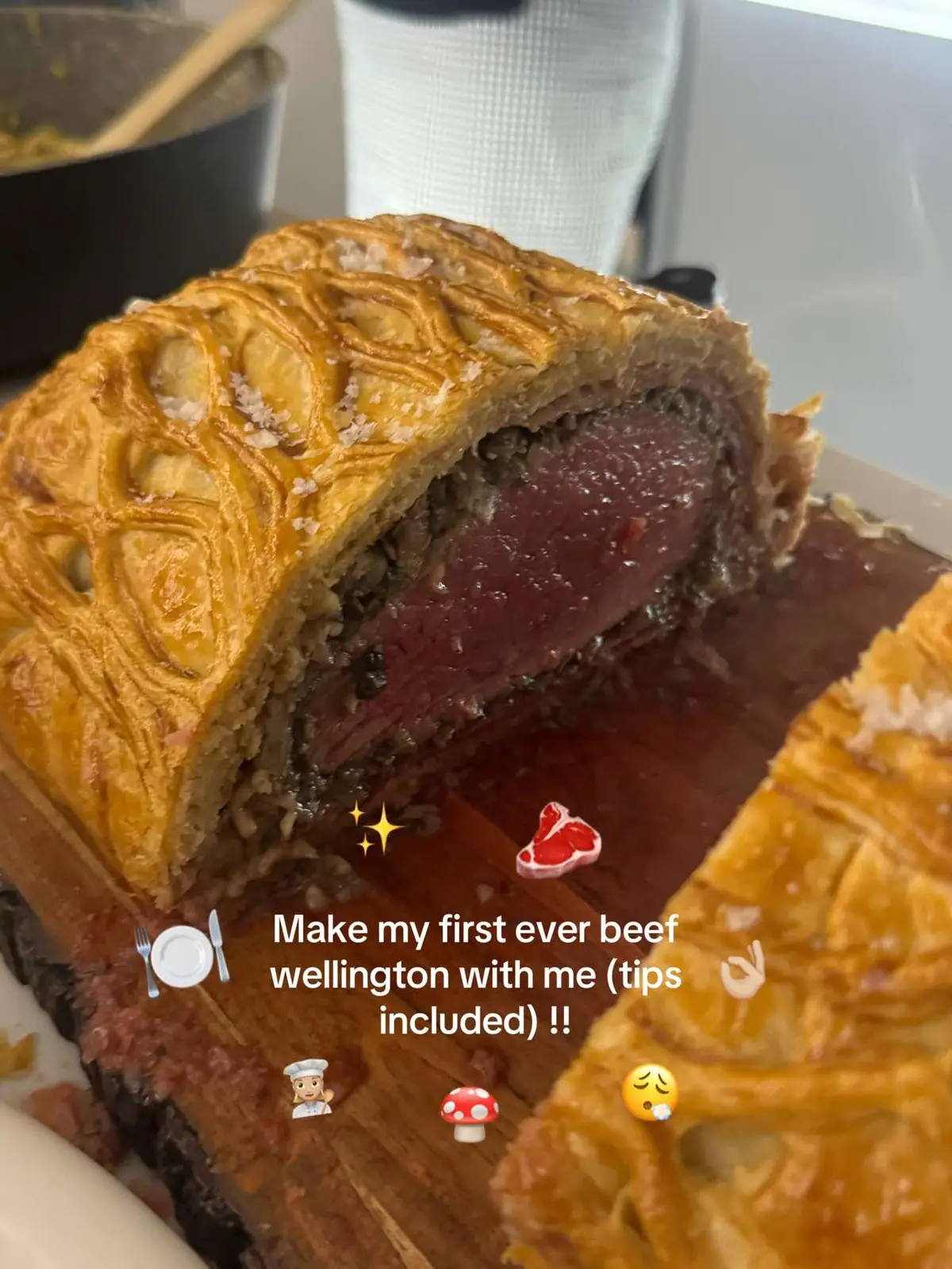 The perfect dinner party dish and so delicous 😍 Maybe my favourite meal of 2024. And so great you can do all the hard work in advance!! 🥩 #beefwellington #beefwellingtonrecipe #dinnerpartyideas #dinnerpartymenu #dinnerpartyrecipes #dinnerparty #dinnerinspo #dinnerdate #datenightathome 