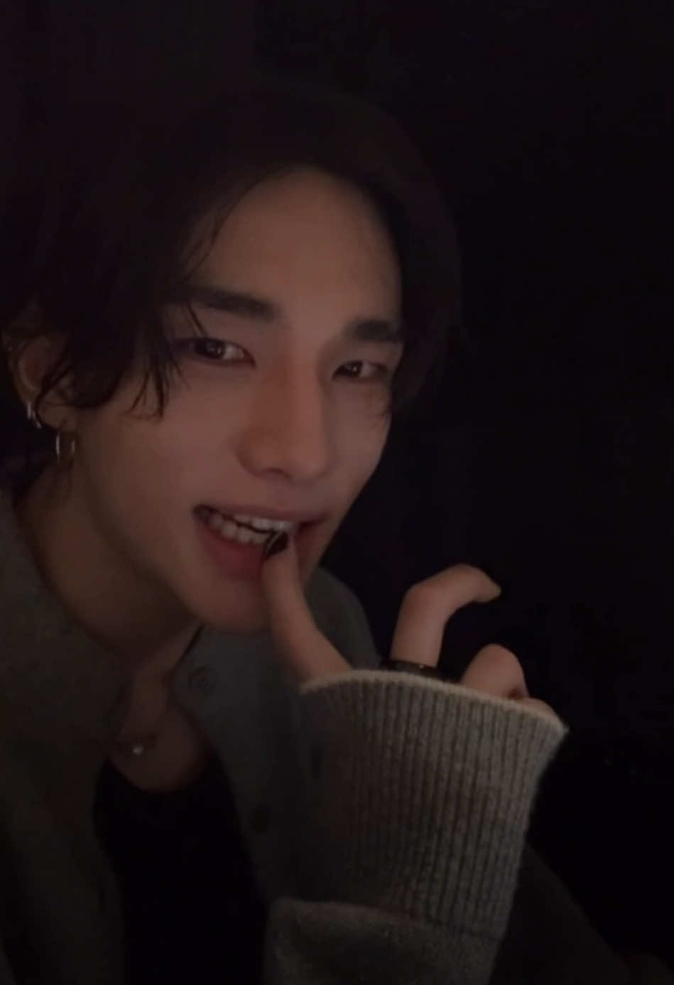 Clips from Hyunjin‘s Insta live🥟🤍✨[15 December 2024] #straykids #skz #youmakestraykidsstay #straykidseverywhereallaroundtheworld #skzstay #straykidsstay #hyunjin #hyunjinedit #hyunjinskz #hyunjinstraykids #hwanghyunjin #hwanghyunjinedit #hwanghyunjinstraykids #hwanghyunjinskz #insta #instalive #instalivehyunjin #hyunjinlive #kpop #kpopfy #kpopfyp #fy #fyp #foryou #foryoupage❤️❤️ #foryoupage #viral 