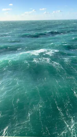 Wind and water #ocean #oceanlife #oilfield #wind #strongwinds #oilfieldlife 