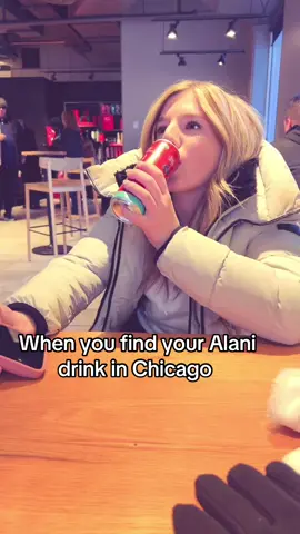 #chicago #happy #alani #yay #citygirl #aye #fypシ @Alani Nutrition @Starbucks 