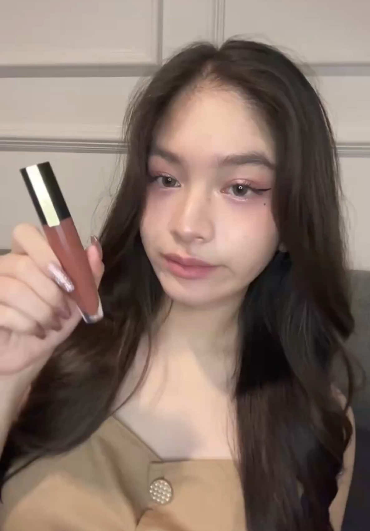 Girl math lip เบอร์149 I ENCHANT นู้ดน้ำตาลขับผิวมากกก ##lorealparis ##lorealparismakeup #girlmath #makeup #lipstick #fyp #รีวิวบิวตี้  #foryou #makeuplooks #รีวิวของดีบอกต่อ #รีวิวบิวตี้ในtiktok #trend #tiktok 