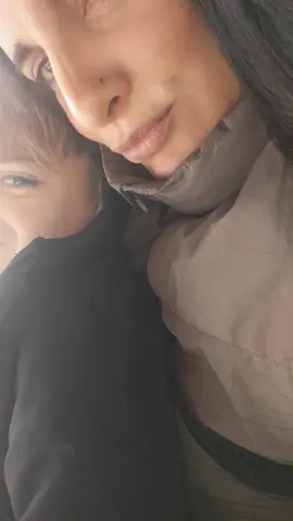 🥰🖤🤍haciendo tiempo para recoger a @Izanperezz_ del trabajo