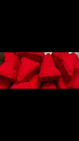 #asmr #crushing #crunchy #crumble #crispy #crunch #gymasmt #dusty #powder #red #asmrvideo #sleepaid #foryou #relaxing #asmrsound 