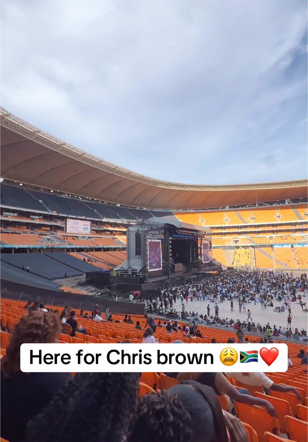 Here for hubby @chrisbrownofficial #southafrica #fnbstadium #chrisbrown #breezybowl #cathypatra #fyp #foryou 