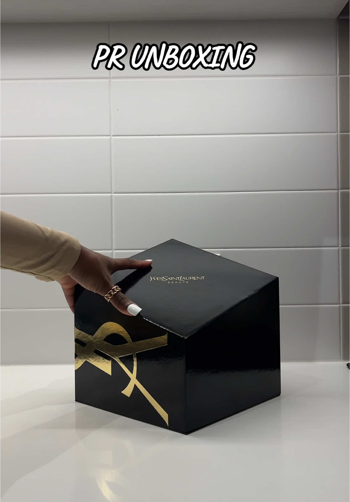 Unbox My Pr Packages With Me #prunboxing #gifted #prhaul @YSL Beauty @Josie Maran @L’Oréal Professionnel @essie @urban decay  @Youth To The People @La Roche-Posay @Marc Anthony Hair 