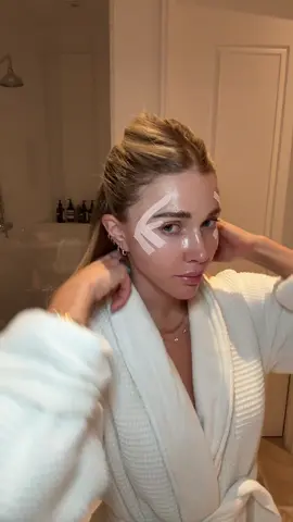 Face taping for crows feet 🪄