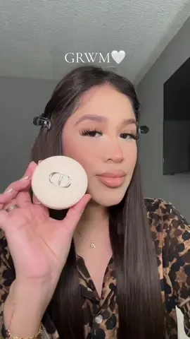 Grwm 🤍#makeuptutorial #naturalmakeup #beautyhacks #beautytips #makeupforeverpartner #diorcosmetics #adayinmylife #MakeupRoutine #fyp #brunette #choclatebrownhair @makeupforever @Diorbeauty @Saie @Too Faced @elfcosmetics @Beauty Creations Cosmetics @MERIT Beauty 