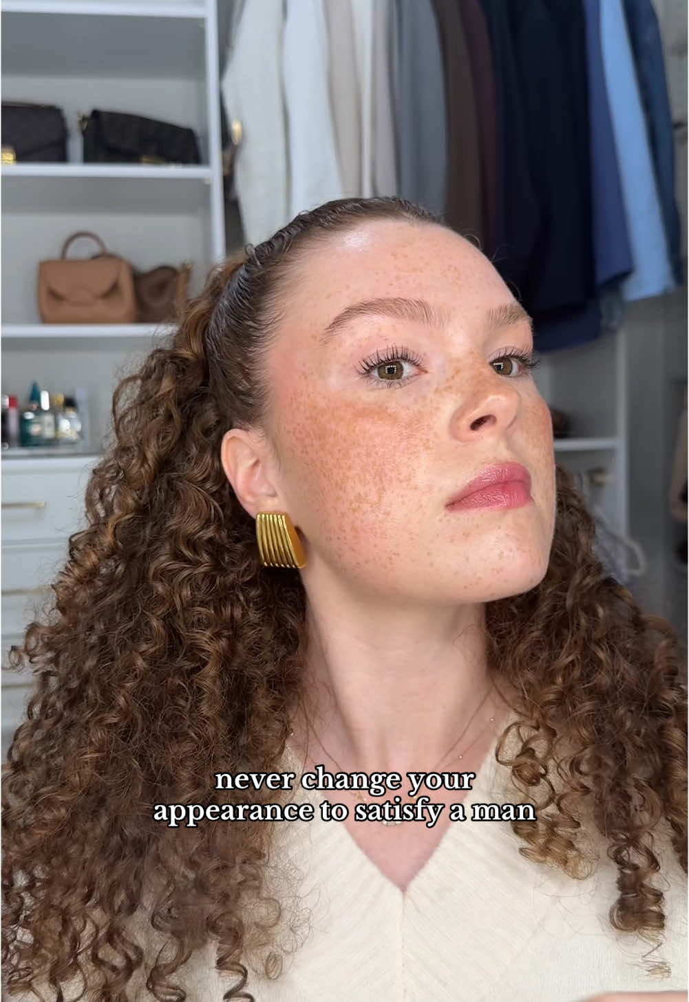 period 😌 #curlyhair #curlyhairroutine #curlyhairstyles @TOPICALS @NARS Cosmetics @Charlotte Tilbury @Glossier @HEAVEN MAYHEM @Briogeo 
