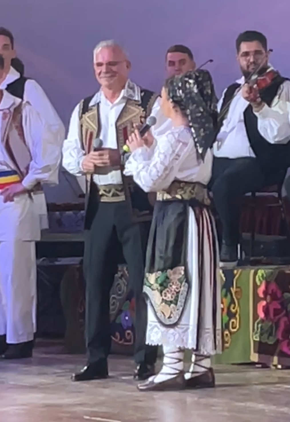 Nu mă țân bage făloasă… dar🫣  #irimica#irimicaamiulescuirimica #r#regelen#nanairimicap#petrumiulescur#regem#mierem#miereabanatuluir#regelebanatuluim#muzicabanateanam#muzicabanatb#banats#searabanateanaf#folclort#trendingp#patimasii🎶❤️🎶p#patimap#patimasap#patimasm#musicd#distractiep#petrecered#dulceatai#iriy#yrym#muzicapopularan#nanat#traditiit#traditionalr#rugan#nigeeb#bozovicit#timisoarac#caransebesp#pmi#c#carasseverinr#resitam#muzicam#muzica_pe_sufletf#fypm#muzicatraditionalap#popularad#doinab#braua#ardeleanau#untoldbanateanu#untoldbanatp#publicu#untoldi#instrumentf#farcast#tendintep#petrecered#distractiep#partyv#voiebunas#sufleti#inimap#patimasdeoviatai#instrumentals#steauabanatuluid#dragostei#iubirel#Lovei#iubescdeoviatav#valeaalmajuluiamiubitaieuodata #cameliaceocu #spectacol #festival #inbanatdesarbatori #ansamblubarzava #duet #setinemandrafaloasa 