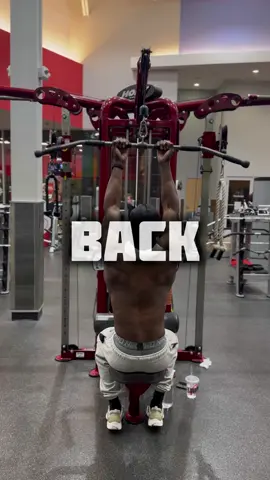 Whats your favorite? 🤔 Im taking back 9/10  #Back #workoutroutine #absworkout #beginner #beginner #easyworkouts #cherrardc #Fitness #getfit #homeworkout #gym #latpulldown #strong #blackman 