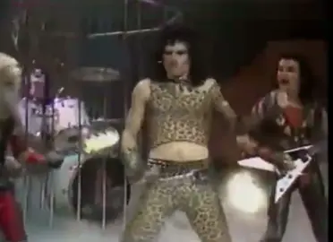 Bella Bestia - Rompecuerpos ( glam band from Spain ) #musicvideo #80s #spain #band #singer #guitarist #drummer #bassist #talent #skill #fyp #glam #hardrock 