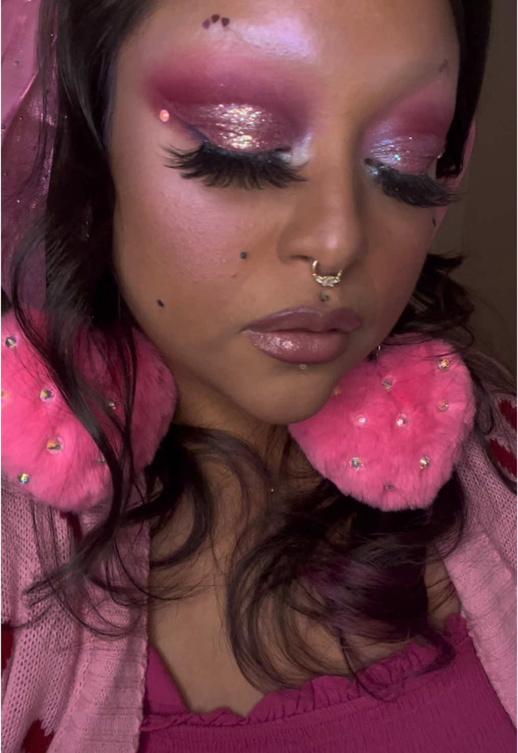 Smearing stuff on my face until it looks ok. Pink themed. 💖 @milkmakeup and @Smashbox Cosmetics primers, #smashbox foundation, @tarte cosmetics shape tape, @Black Moon Cosmetics moonlighter, @ColourPop Cosmetics winx palette and color stix, @Lit Cosmetics #glitter, forgot the lip 😘 #makeupartist #pinkasthethic #contentcreator #beautycontentcreator #makeup #pink 