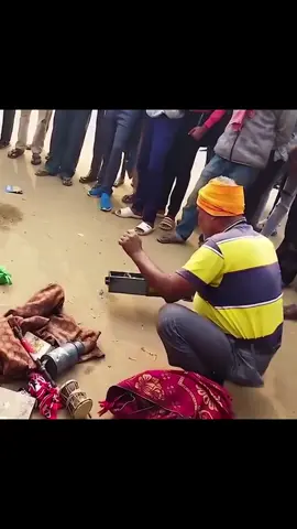 Street magic show challenges experts to decipher #fungame 