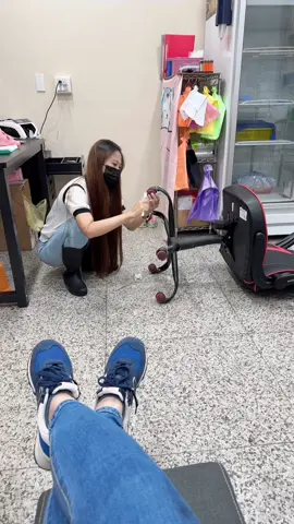 我娘真殘忍  讓我一個孤單女子刷輪胎 #看寶寶👶🏻 #冠君檳榔👑 #新莊復興路二段144號 #寶娘👑 