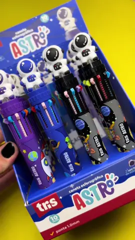 🚀✨ Escreva nas estrelas com a Caneta de Astronauta! Com 10 cores em uma única caneta, você tem tudo o que precisa para criar, desenhar e se expressar com estilo. E o melhor: são 3 modelos de cores diferentes para você escolher a que mais combina com você! 🌟🖊️ 🎨 Escolha seu modelo e comece a colorir seu universo! #CanetaAstronauta #EscrevaNasEstrelas #CriatividadeSemLimites #CanetaMulticolor #DesenhoEEstilo #escolhaseumodelo 