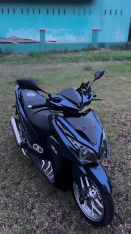 blue relaxa💙💙 #blue #variobiru💙 #kzr #vario125 #vario125kzr #vario125old #old #oldbutgold #vavarioan #variomodifikasi #varionistyindonesia #varioproper #variohedon #hedon #std #honda #oneheart #varionation #fyp #fyppppppppppppppppppppppp #xybca #xyzabc #repost 