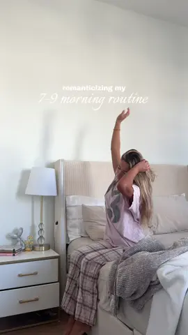 happy sunday 🥞🎧🌷☕️ #morningroutine #morningvibes #vlog #ditl #morninginmylife #romanticizeyourlife #romanticizemymorning #comethroughmymorningwithme #skincare #breakfast #latte #fyp #productivemorningroutine #morningvlog #morningmotivation 