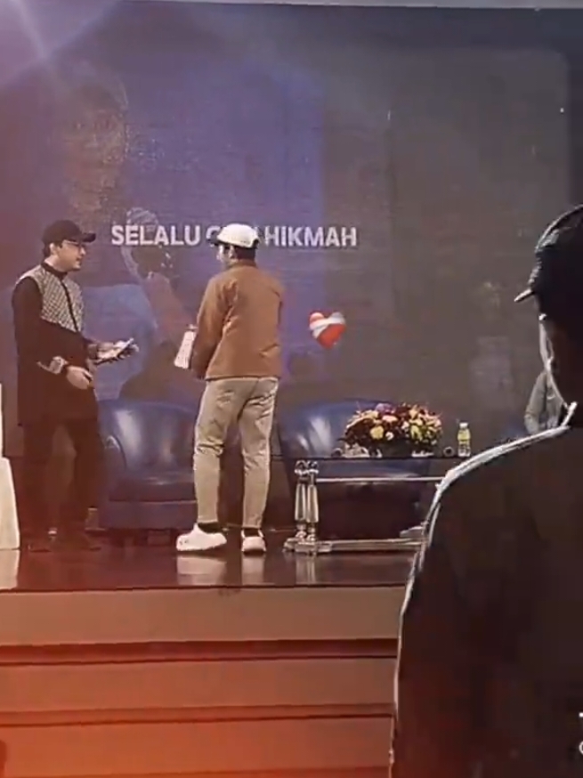 my type of man🥺❤️haya in his eyes❤️🤌#unfreeze #tiktok #type #islamicreminder #manoftheyear #viral 