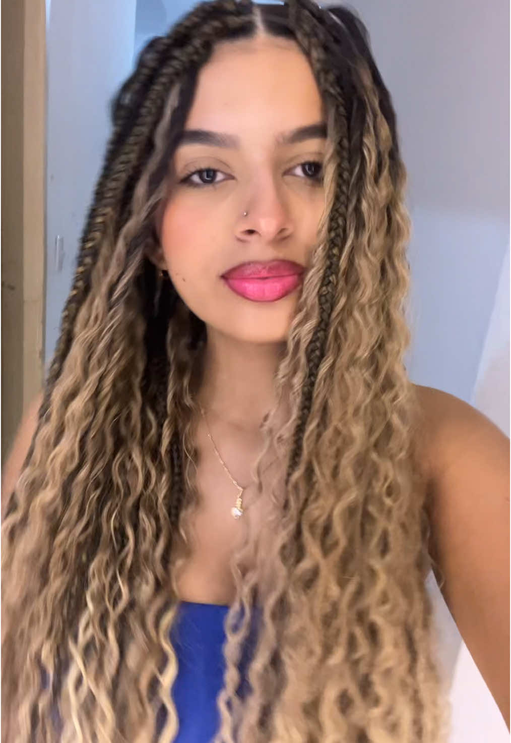 Boca tipo bratz com a minha trança novinhaa