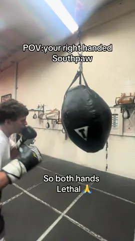 Right handed southpaw on top#boxing #boxer #fyp #southpaw 
