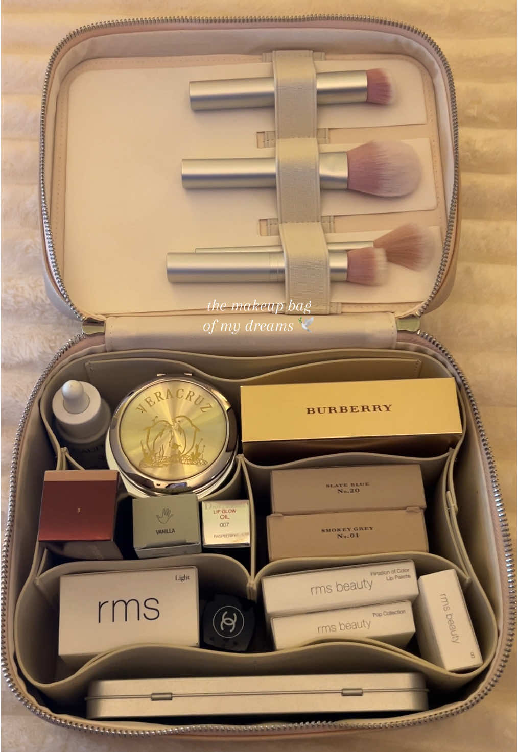 she’s absolutely beautiful and fits so much! I love that the divider insert is removable and the makeup bag is stain proof as well 🕊️  @ETOILE US Vanity Case in Beige is linked on the video and in my Showcase ☺️ #etoilevanitycase #beige #makeupbag #toiletrybag #vanitycase #elegant #aesthetic 