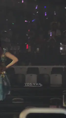 FANCAM @cynthiajkt48 @elinjkt48  - Rapsodi At Anniversary Jkt48 13th ( Wonderland ) #cynthiajkt48 #elinjkt48  #wonderland #anniversaryjkt4813th #jkt48newera #fyp 