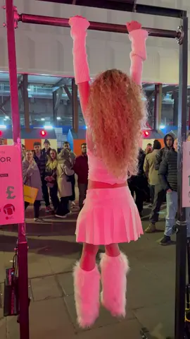 I lasted longer 😂 #fyp #curlyhair #london #viral #reaction #blowup? 