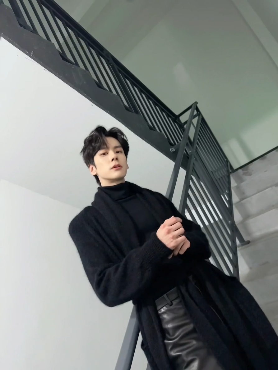 Good morning my love😘 Gak sabar nih ketemu nanti sore di Red karpet lagi 😍😍 #mileswei #weizheming #actorchinese #aktorchina #cdramalover #drachin #dramachina #fyp #wzm #dracin #douyin #viral #魏哲鸣miles #youaremysecret #imayloveyou #unforgettablelove #perfectandcasual #19thfloor #ifvoicehasmemory #echoofhervoice #lovebeyondthegrave