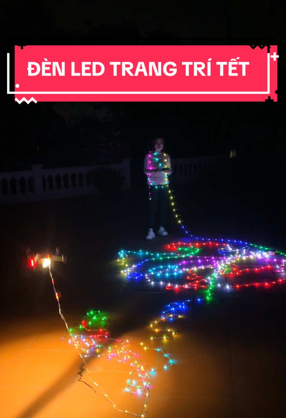 Đèn led trang trí tết trong nhà hay ngoài sân vườn đều đẹp, 20m 16 triệu màu có điều khiển mà chỉ hơn 100k #kimthanhday #denledtrangtri #denlednhaytheonhac #denled16trieumau #denledrgb #denledtrangtringoaitroi 