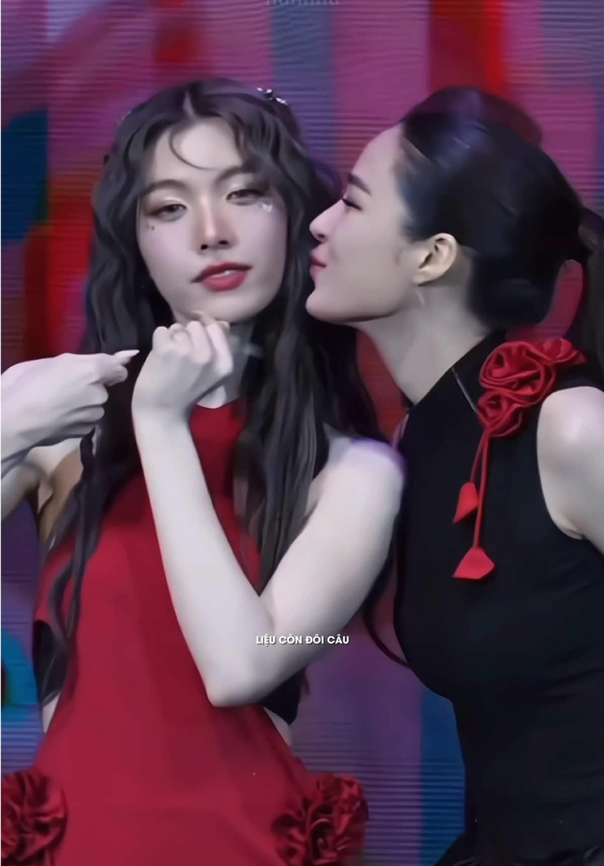 hai cổ làm tui hong thể nào quên được TSOU 😆 #linglingkwong #ormkornnaphat #lingorm #thesecretofus #หลิงหลิงคอง #foryoupage #foryou  