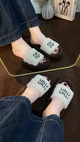 Dép đi mùa đông ấm lại nhẹ đi thích lắm ạ#dep #depmiu #depmuadong #xuhuong 