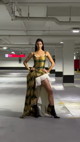 #horsewalk #Runway #catwalk #xyzcba 