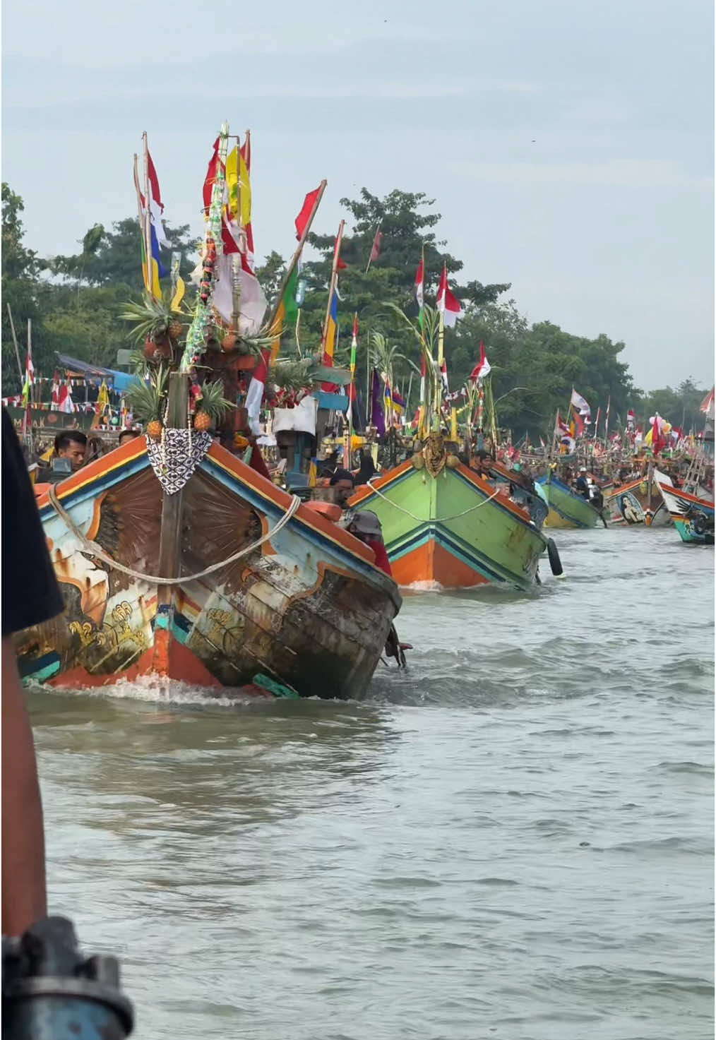 Nadran 2024 atau pesta laut yg di adakan para nelayan, yg ada di daerah bondet kab cirebon jawabarat #fyp #cirebonfestival #nadran2024 #cirebonjeh #wargacirebon #budayaindonesia #viralvideo 