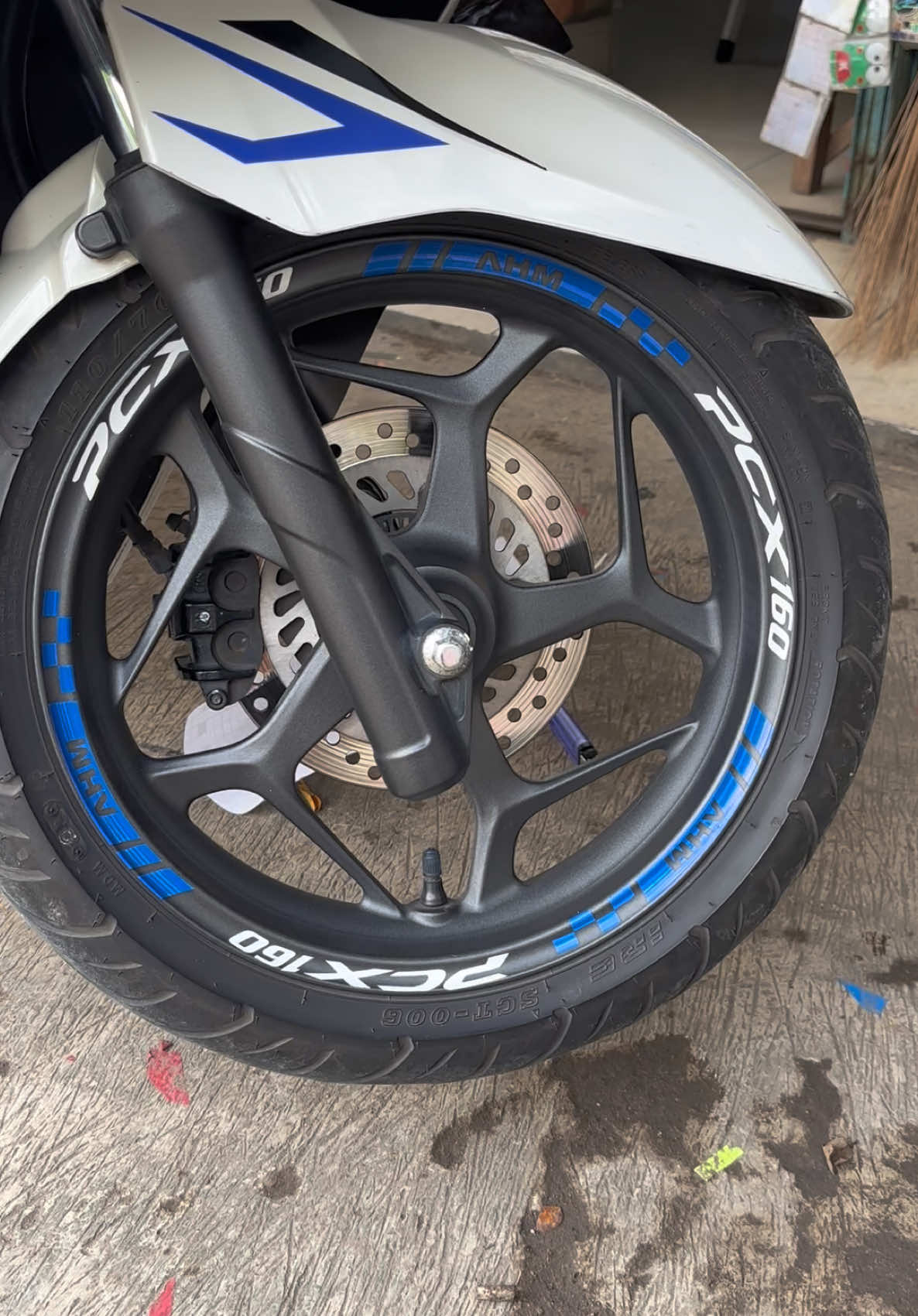 Stiker Lis Velg Motor Honda Pcx 160 #stiker #sulungsticker #fypシ゚viral #pcx160 #hondapcx160 #motorpcx160 #stikercutting 