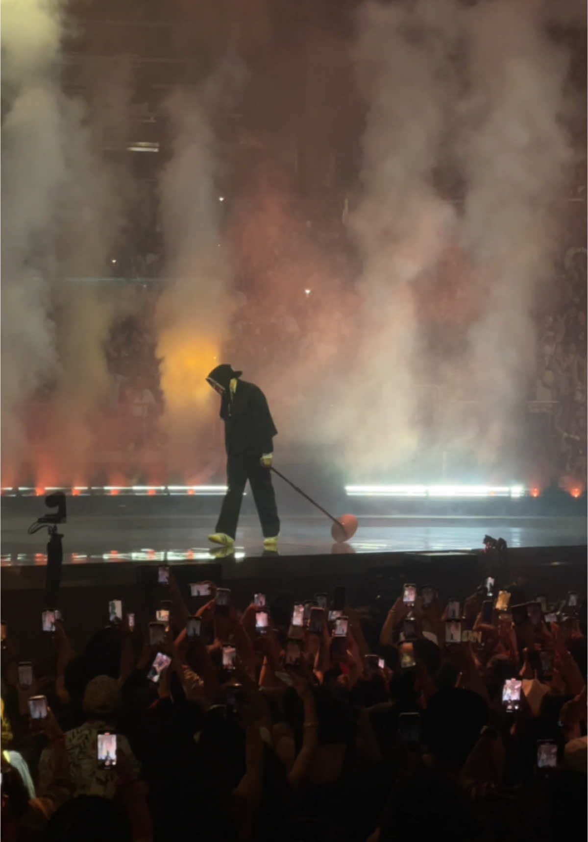 La mejor entrada de todas 😮‍💨😮‍💨🔥#mostwantedtour #badbunny #monaco #fyp #entertainment #concerts #badbunnypr #musica #mostwantedtour #viral #badbunnyconcert #concierto #parati #benito #badbunny🐰 #teamwork @Bad Bunny 