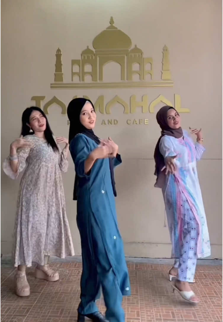 FINALLY ketemu kakak2 ku @elhadhela @Siska Wulan senang melebihi pake banget😍🩷 #andekhianjanisi #bollywooddance #trendindia 