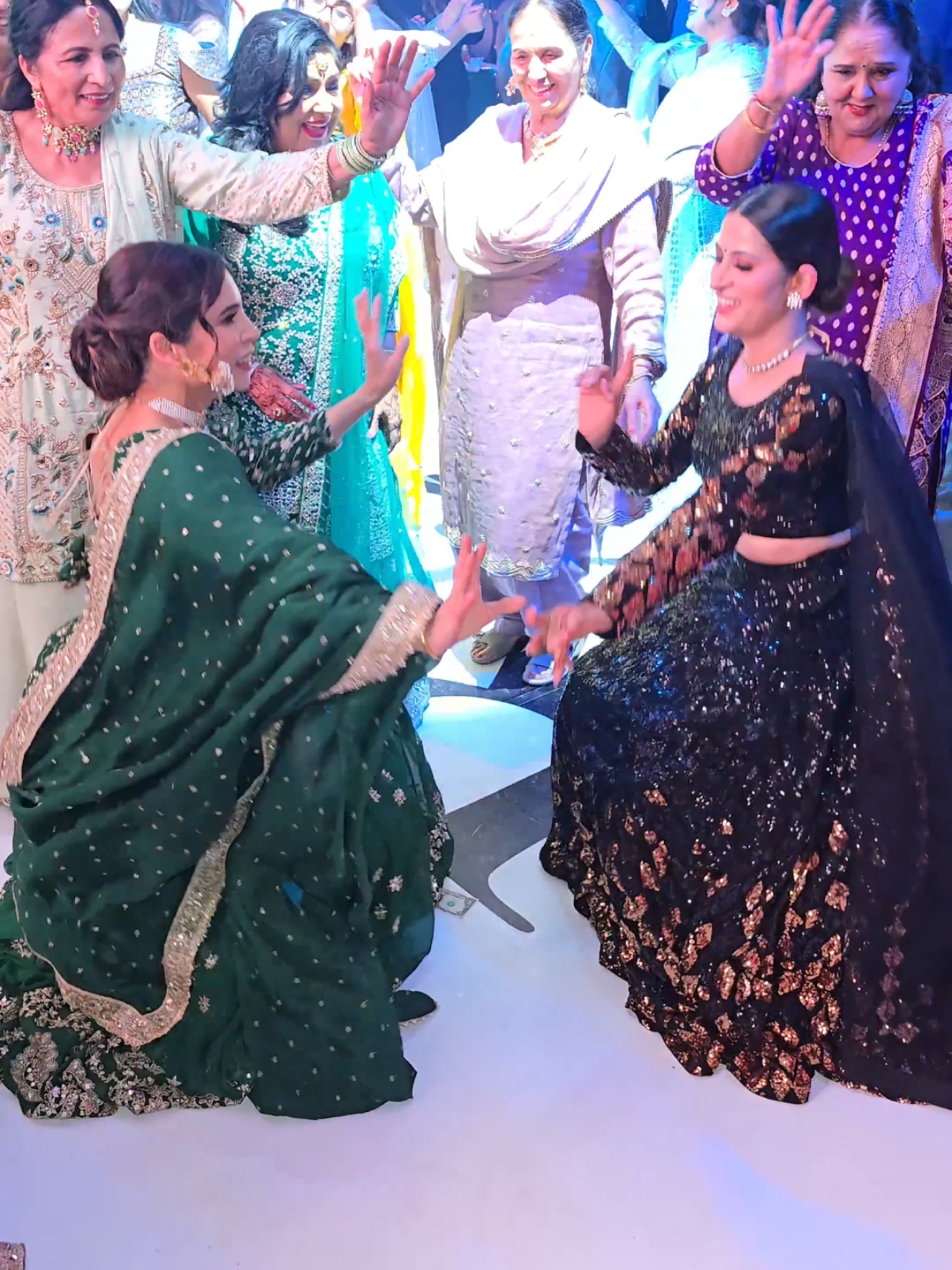 Asi Bhaina Bhaina..#fyp #explore #explorepage #fun #tiktokpakistan #mrmrsdhesi 