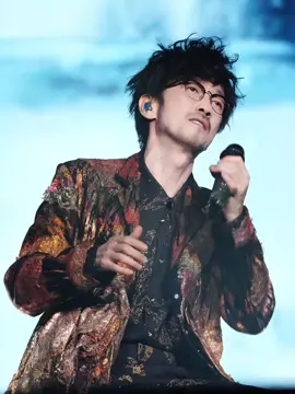 “如果我说 我真的爱你谁来收拾那些被破坏的友谊” #周传雄 #冬天的秘密 #现场版live #音乐