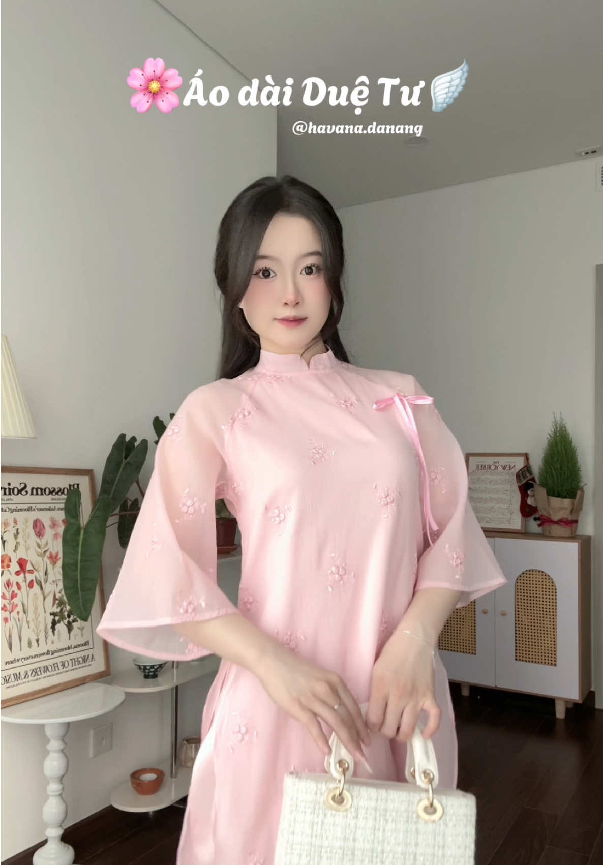 Mê màu hồng sao thiếu em áo dài thêu Duệ Tư này được🌸🕊️✨ @Havana #goclamdep #phoidoxinh #xuhuong #viral #outfit #fyp #aodai #aodaitet #havanadanang #review #tet2025 #reviewlamdep #OOTD #trending 
