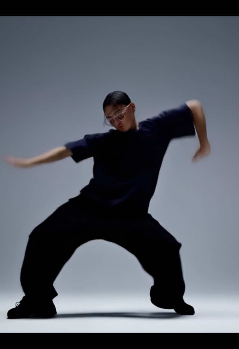 Ai Breakdance #aivideo #art #dance #breakdance #hiphop #musicvideo 